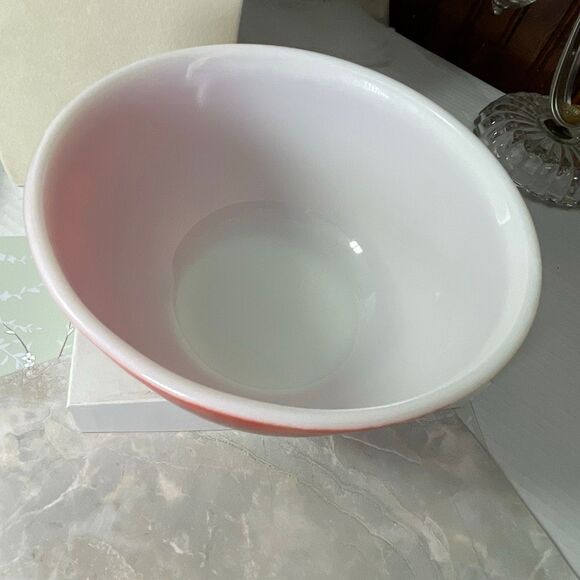 VTG Pyrex #402 2.5 Qt size Primary Colors line. - Picture 2 of 7